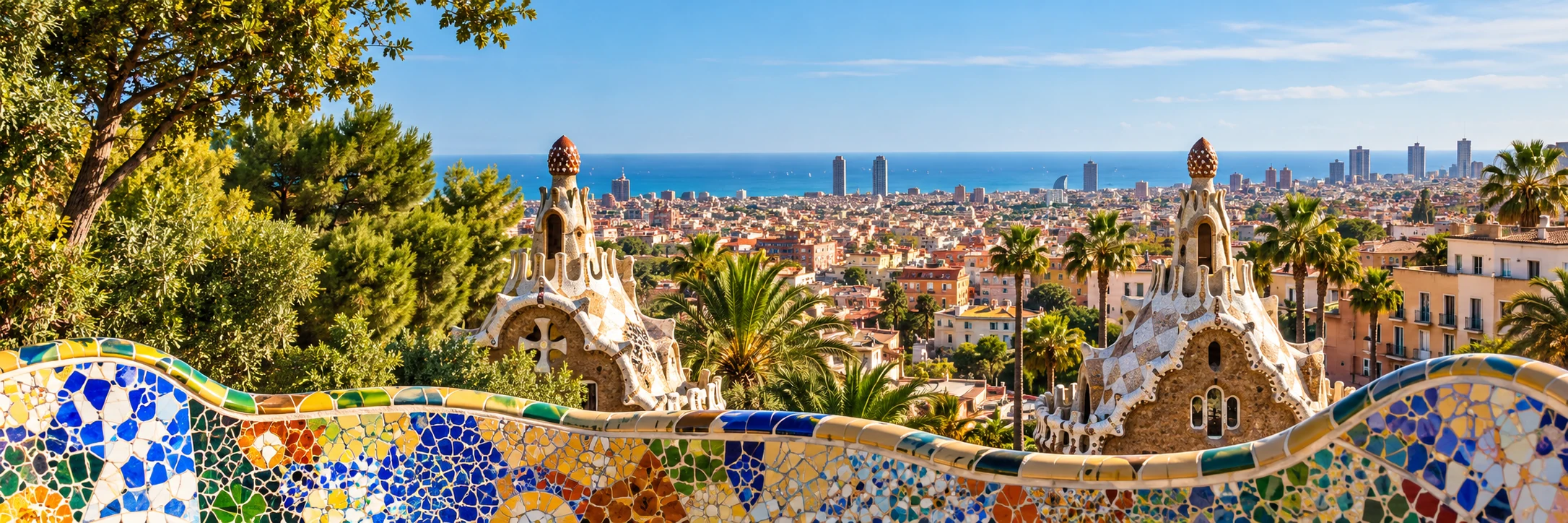 Vista panorámica de Barcelona y el Mediterráneo desde el mosaico del Park Güell