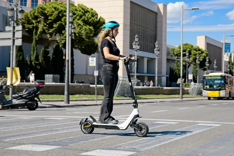 normativa patinetes carretera