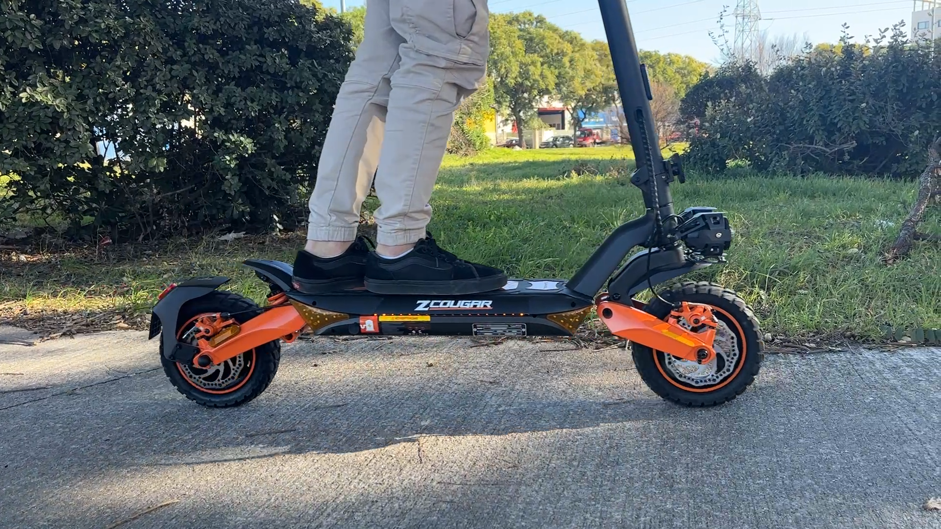 Scooters elétricas vs bicicletas elétricas para deslocações pendulares urbanas