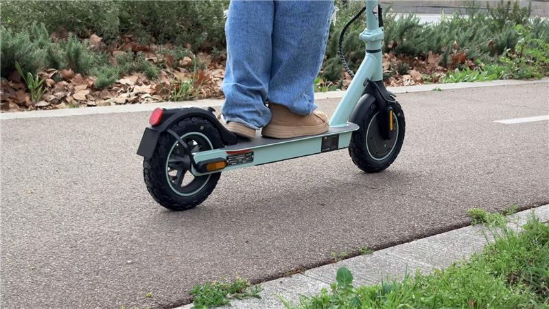 Ventajas de ir al trabajo en patinete eléctrico: Eficiencia, ahorro y bienestar diario